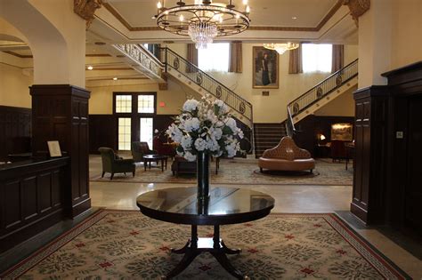 6 historic Texas Hotels That Will Leave You Awestruck