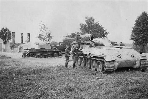 T-34 model 1940 and BT-7 tanks Operation Barbarossa | World War Photos