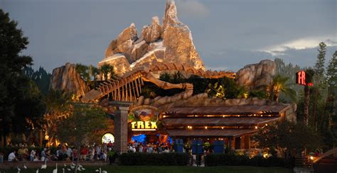 Restaurant Review: T-REX Cafe in Disney Springs - MickeyBlog.com