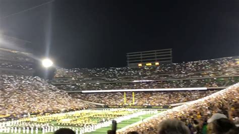 Pat Green performs Wave on Wave in Kinnick Stadium - YouTube