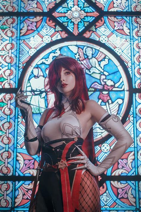 La Signora Cosplay by oichi.official : r/SignoraMains