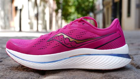 Saucony Endorphin Speed 3, análisis: review, recomendación, precio y especificaciones