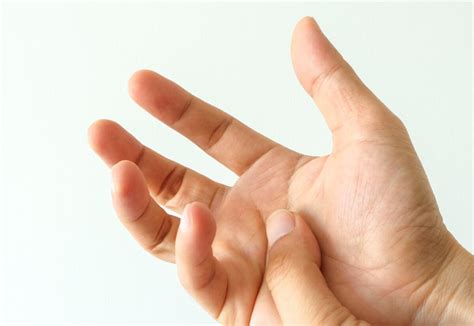 Stiff but Painless Fingers in the Morning: Cause, Prevention » Scary Symptoms