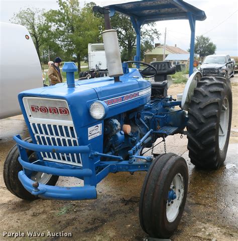 Ford 4000 tractor in Fair Grove, MO | Item DB10177 sold | Purple Wave