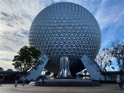 PHOTOS, VIDEO: New EPCOT Entrance Fountain Finally Debuts, Walls Down ...