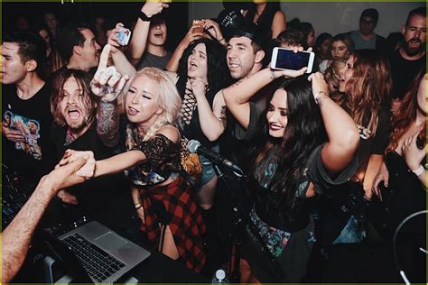 Demi Lovato Takes on DJ Duties with Post Malone at Emo Nite! : Photo 3910635 | Demi Lovato ...