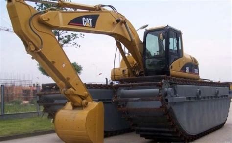 CAT 320 Swamp Excavator (buggy) For Sale In Lagos - Autos - Nigeria