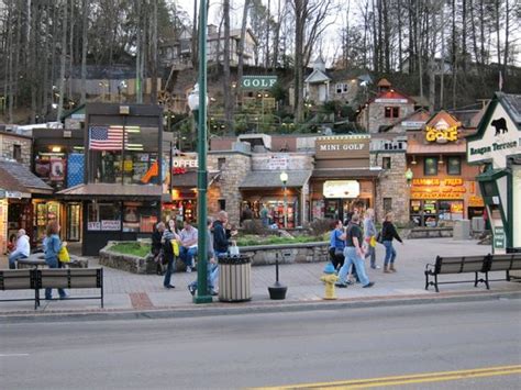 downtown Gatlinburg - Picture of Gatlinburg Town Square Resort By Exploria Resorts, Gatlinburg ...