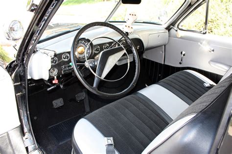 1951 FORD CUSTOM DELUXE SEDAN - Interior - 222873