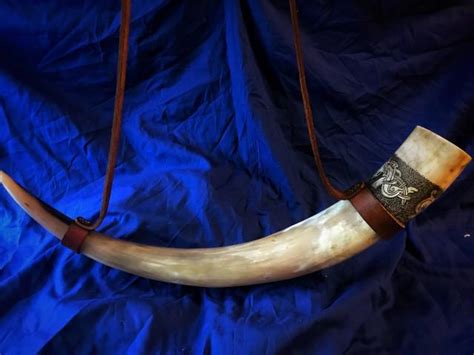 Viking Drinking Horn (Hand Carved Horn Rim) Norse Viking Horn Beer Horn ...