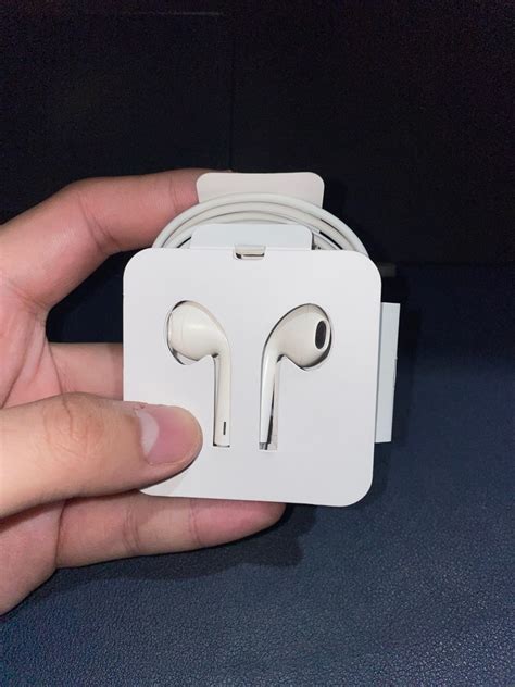 Apple EarPods with Lightning Connector, Audio, Earphones on Carousell