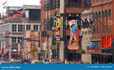 The Bars and Stages in Nashville on Broadway - NASHVILLE, UNITED STATES ...