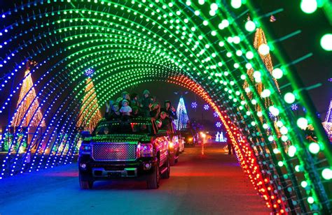 Christmas Drive Through Lights Near Me 2023 Top The Best Famous ...