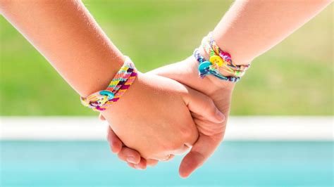 How To Make Friendship Bracelets - Crafts by Amanda - Wearable Crafts