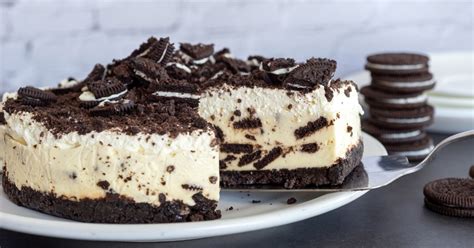 Philadelphia Oreo Cheesecake Recipe - Insanely Good