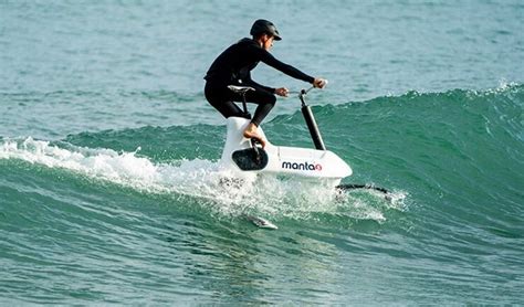 Hydrofoiler SL3 Hydrofoil Bike | WordlessTech