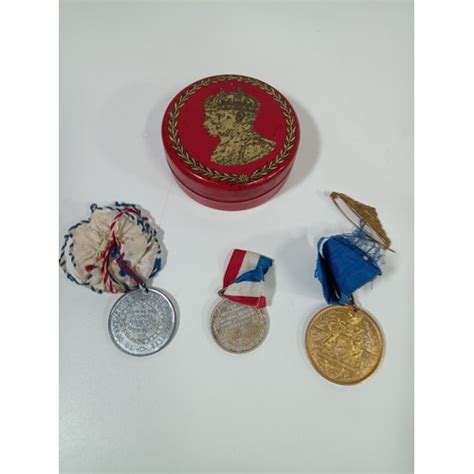 Queen Mary and King George 5th Coronation Medals and Tin