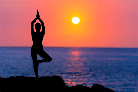 woman-doing-yoga-at-sunset image - Free stock photo - Public Domain ...