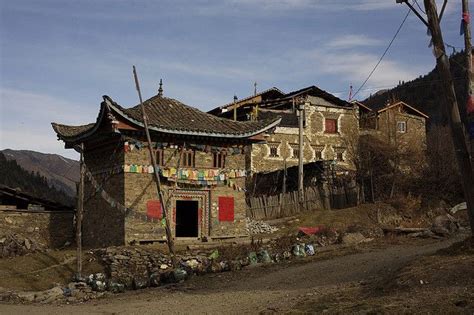 TIBET CONSCIOUSNESS – THE DALAI LAMA’S BIRTHPLACE « WHOLEDUDE - WHOLE PLANET Asian Architecture ...