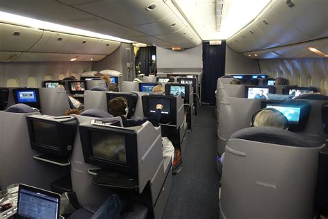 United Airlines 777-200 First Class Seats : Photos United Debuts ...