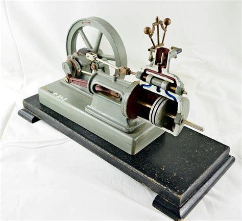 Cut-away demonstration model of horizontal stationary steam engine - Catawiki