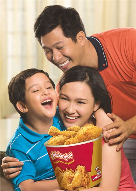 life in style: Irreplaceable family moments with Jollibee Chickenjoy