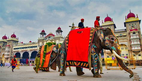 mysuru-palace-dasara - HolidayMonk | Domestic Tour | International Tour | Resorts | Homestays