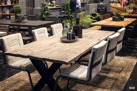 A Natural Upgrade: 25 Wooden Tables to Brighten Your Dining Room