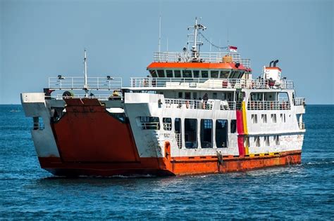 Jadwal Kapal Ferry Lengkap Ternate ke Berbagai Wilayah di Maluku Utara – Kalesang