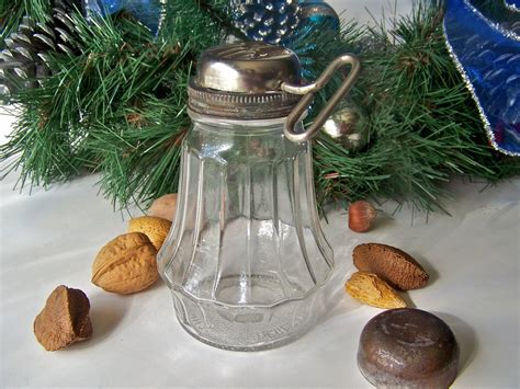 Vintage Nutmeg Grinder Nutmeg Grater Old Kitchen Jar Federal