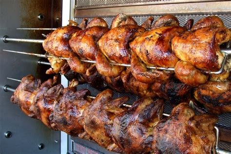 Ideas para usar un pollo rostizado en la preparación de tus comidas