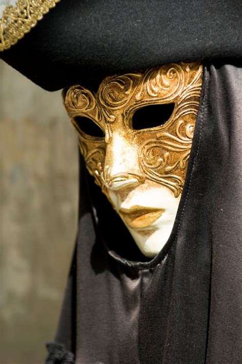 Pin by G R A C E on AIR OF MYSTERY | Venice mask, Venetian carnival masks, Carnival of venice