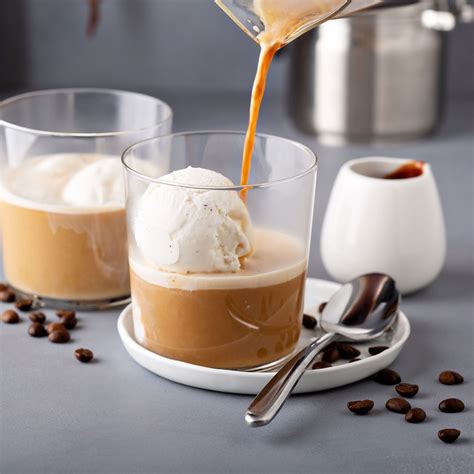 Affogato Al Caffè {Easy Italian Coffee Affogato Recipe}