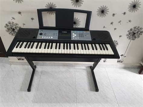 Yamaha Keyboard PSR E233, Hobbies & Toys, Music & Media, Musical ...