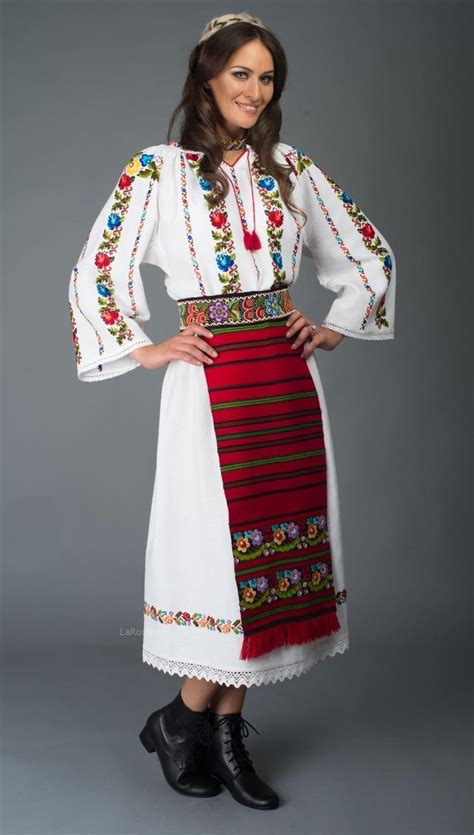 costum popular romanesc | Clothes for women, Clothes, Romanian clothing