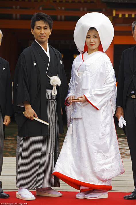 Beautiful pictures show how traditional weddings look around the world | Daily Mail Online