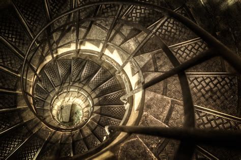 Stairs down the Arc de Triomphe | During the weekend of Satu… | Flickr