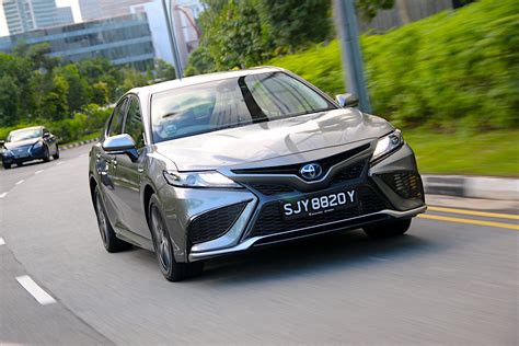 2021 Toyota Camry Hybrid review: Better with a battery - CarBuyer SG