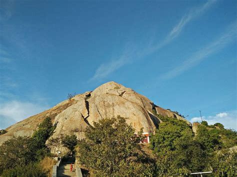 THE FORT OF VICTORY – VIJAYANAGARA’Tour