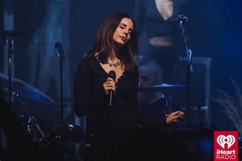 PHOTOS: Lana Del Rey Live in NYC | iHeart