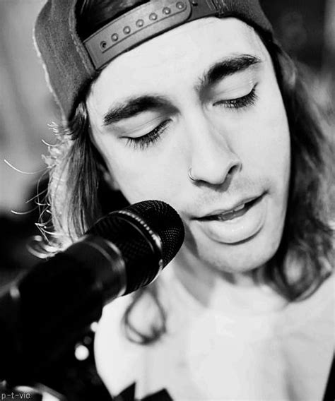 Vic Fuentes - Pierce The Veil | Pierce the veil, Vic fuentes, Black veil brides