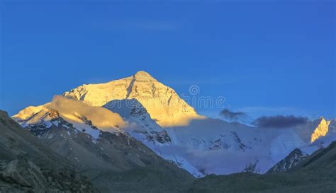 Mount Qomolangma stock photo. Image of meters, summit - 80367738