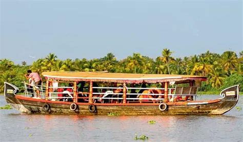 Kochi Backwaters Tourism | Kerala Village Tourism