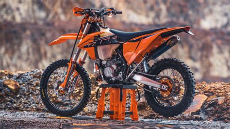 KTM EXC 2022: gamma enduro, novità, prezzi, grafiche