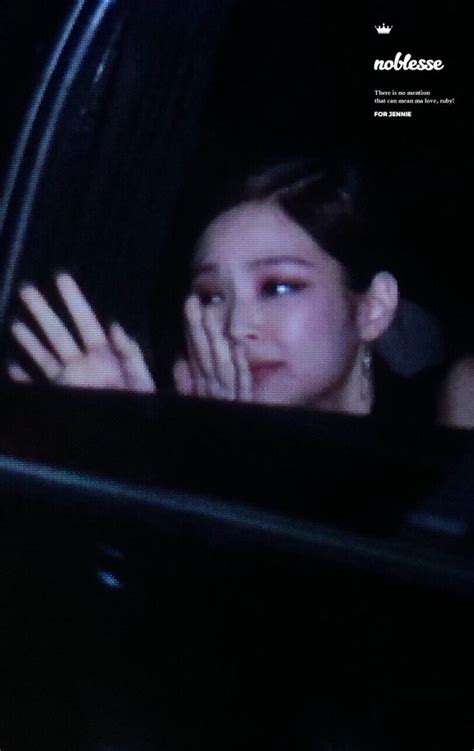 View Blackpink Jennie Crying Photo Gif