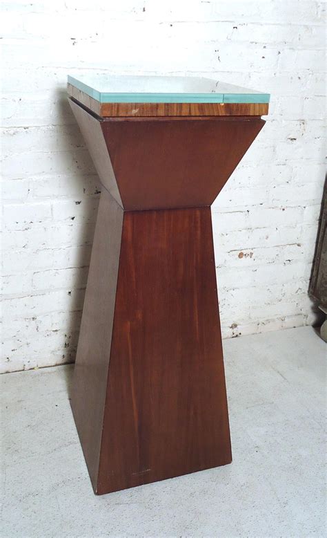 Mid-Century Modern Wood Pedestal at 1stDibs