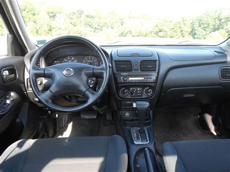 2005 Nissan Sentra - Interior Pictures - CarGurus