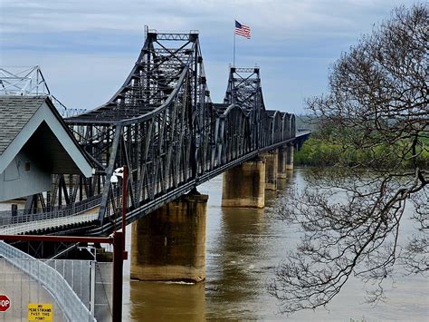 Barges break free from tow at the Mississippi River Bridge - Vicksburg ...