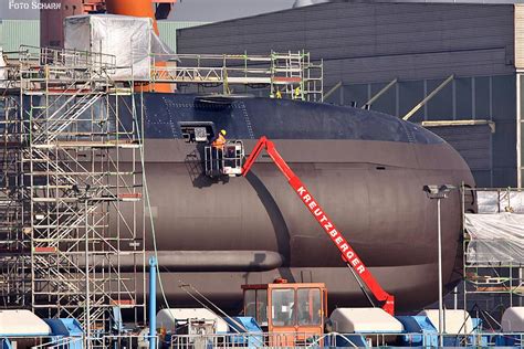 Israeli Navy Dolphin 2-class submarine INS Rahav under construction in ...