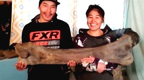 Couple makes mammoth discovery on hike | CNN